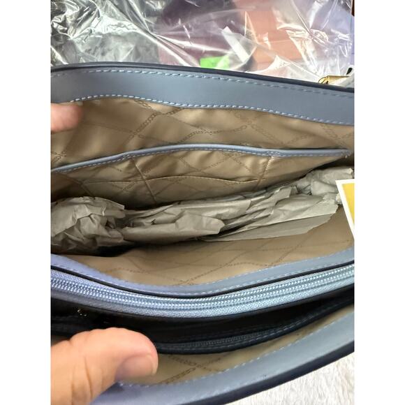 Michael Kors BNWT Voyager EW Tote Admiral /PLBlue inside Zip pocket Slip Pockets - Picture 4 of 10